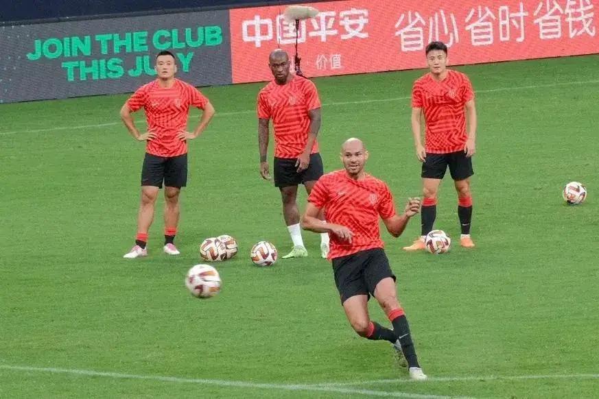 国安击败申花,继续保持不败 国安击败申花,继续保持不败